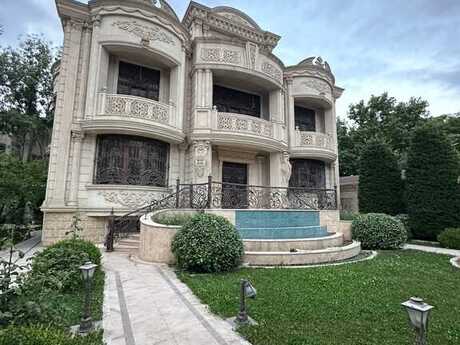 10 otaqlı həyət evi/bağ evi - Nəriman Nərimanov m. - 1100 m²