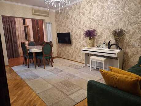 3 otaqlı köhnə tikili - Azadlıq Prospekti m. - 90 m²