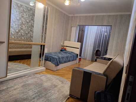 3 otaqlı köhnə tikili - Azadlıq Prospekti m. - 90 m²