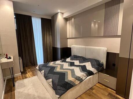 4 otaqlı yeni tikili - 8 Noyabr m. - 180 m²