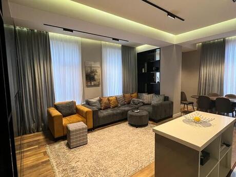 4 otaqlı yeni tikili - 8 Noyabr m. - 180 m²