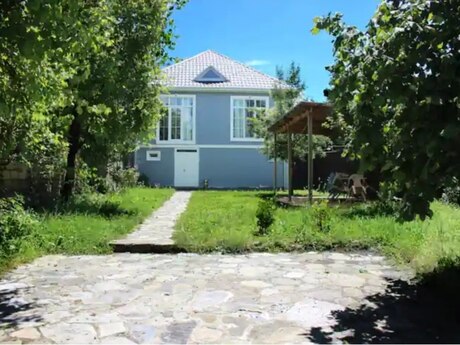 4 otaqlı həyət evi/bağ evi - Qəbələ - 150 m²