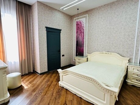 House with Garden, Villa For Rent