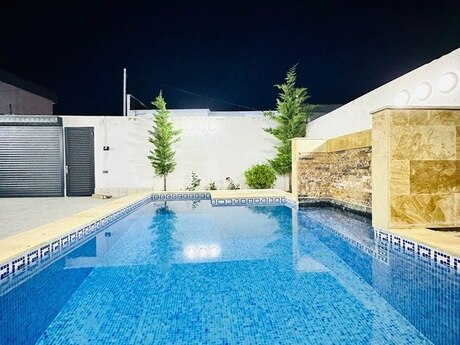 4 otaqlı həyət evi/bağ evi - Mərdəkan q. - 200 m²