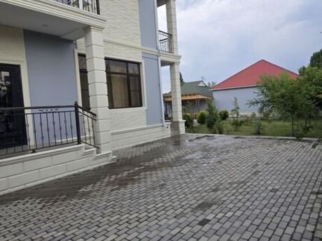 8 otaqlı həyət evi/bağ evi - Qəbələ - 330 m²