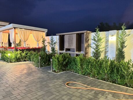 4 otaqlı həyət evi/bağ evi - Şüvəlan q. - 190 m²