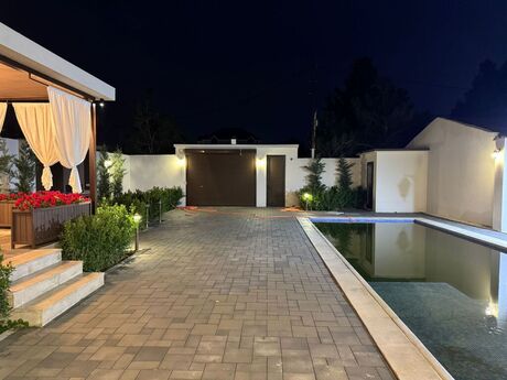4 otaqlı həyət evi/bağ evi - Şüvəlan q. - 190 m²