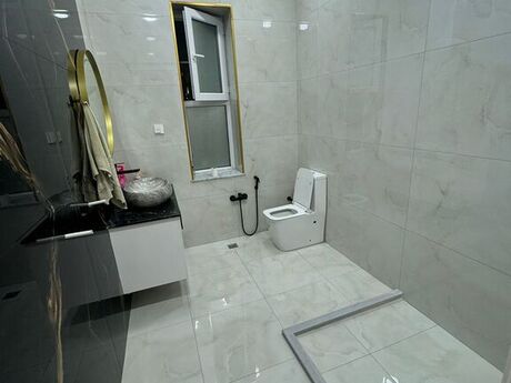 3 otaqlı həyət evi/bağ evi - Şüvəlan q. - 300 m²