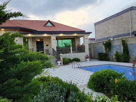 3 otaqlı həyət evi/bağ evi - Şüvəlan q. - 300 m²