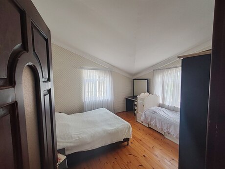 5 otaqlı həyət evi/bağ evi - Buzovna q. - 150 m²