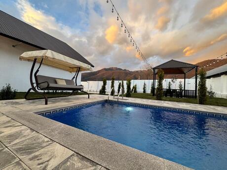 6 otaqlı həyət evi/bağ evi - Qəbələ - 200 m²