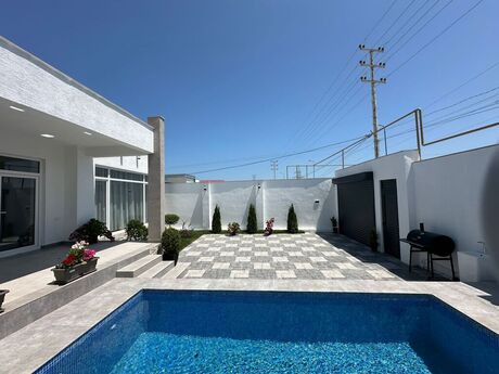 4 otaqlı həyət evi/bağ evi - Şüvəlan q. - 160 m²