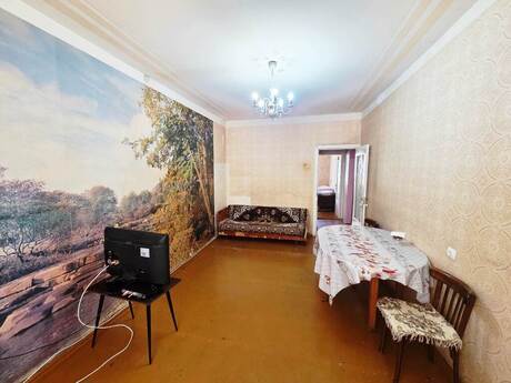 5 otaqlı köhnə tikili - Azadlıq Prospekti m. - 127 m²