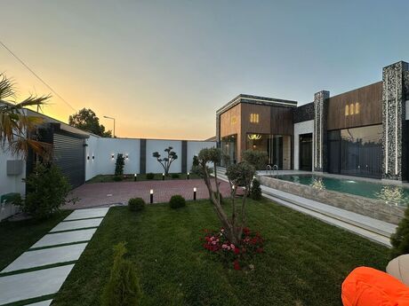 5 otaqlı həyət evi/bağ evi - Mərdəkan q. - 220 m²