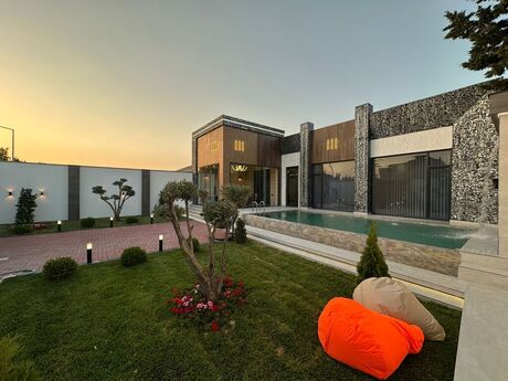 5 otaqlı həyət evi/bağ evi - Mərdəkan q. - 220 m²