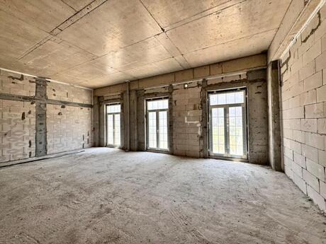 4 otaqlı yeni tikili - Ağ şəhər q. - 148 m²
