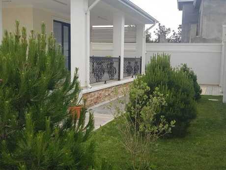 7 otaqlı həyət evi/bağ evi - Buzovna q. - 330 m²