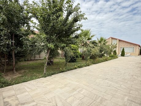 4 otaqlı həyət evi/bağ evi - Mərdəkan q. - 250 m²