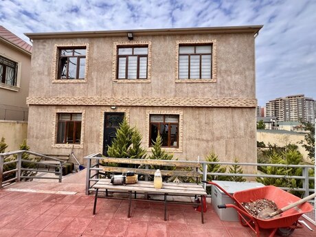 7 otaqlı həyət evi/bağ evi - Badamdar q. - 300 m²