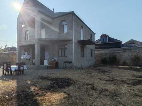 4 otaqlı həyət evi/bağ evi - Buzovna q. - 200 m²