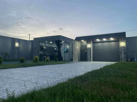 6 otaqlı həyət evi/bağ evi - Şüvəlan q. - 200 m²