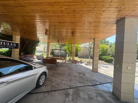10 otaqlı həyət evi/bağ evi - Novxanı q. - 650 m²