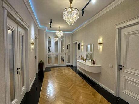 Elan №5329988 - Bakı, 28 May m., 3 otaqlı, 147 m², 12/14 mərtəbə