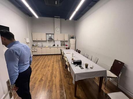 14-комн. офис - м. Элмляр Академиясы - 800 м²