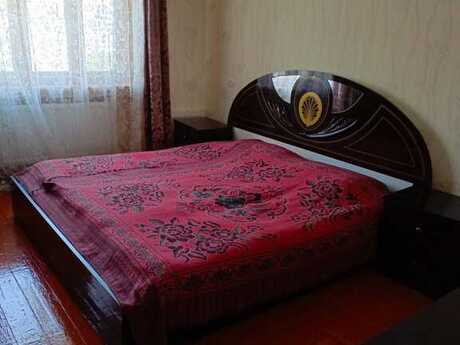 3 otaqlı köhnə tikili - 8 Noyabr m. - 80 m²