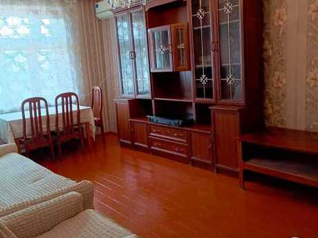 3 otaqlı köhnə tikili - 8 Noyabr m. - 80 m²