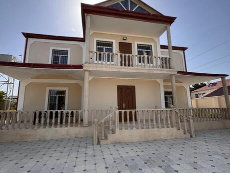 7 otaqlı həyət evi/bağ evi - Novxanı q. - 440 m²