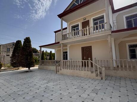7 otaqlı həyət evi/bağ evi - Novxanı q. - 440 m²