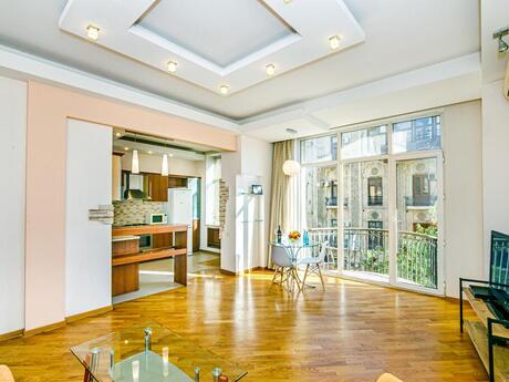 2-комн. вторичка - м. Ичеришехер - 120 м²