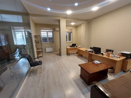 4 otaqlı ofis - 28 May m. - 120 m²