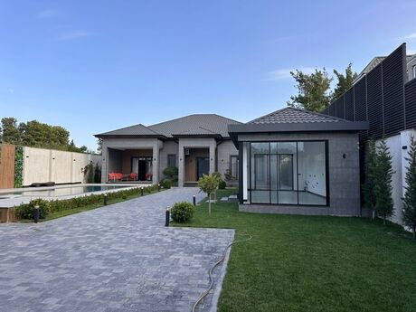 5 otaqlı həyət evi/bağ evi - Novxanı q. - 240 m²