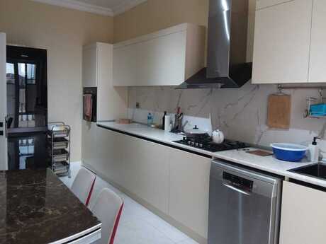 3 otaqlı həyət evi/bağ evi - Badamdar q. - 209 m²