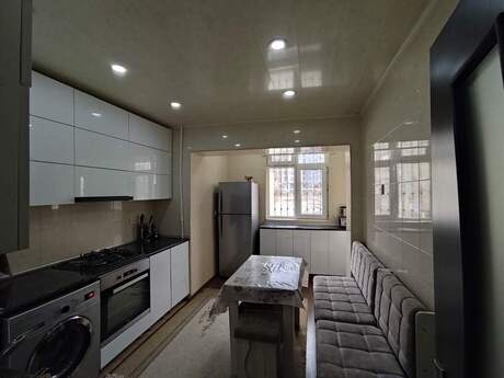 4 otaqlı köhnə tikili - Şah İsmayıl Xətai m. - 100 m²
