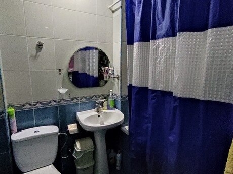4 otaqlı köhnə tikili - Şah İsmayıl Xətai m. - 100 m²