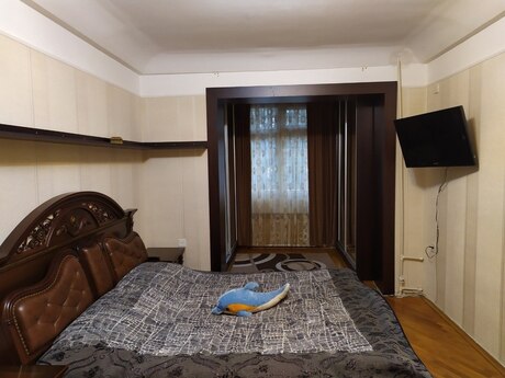 3 otaqlı köhnə tikili - 28 May m. - 77 m²