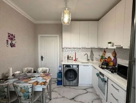 3 otaqlı köhnə tikili - 9-cu mikrorayon q. - 80 m²
