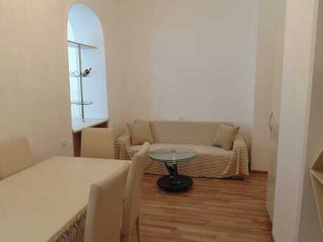 2 otaqlı köhnə tikili - İçəri Şəhər m. - 57 m²