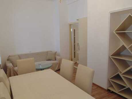 2 otaqlı köhnə tikili - İçəri Şəhər m. - 57 m²