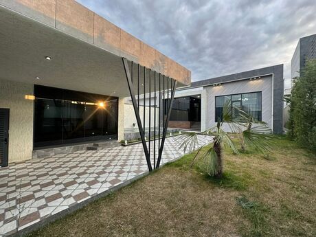 4 otaqlı həyət evi/bağ evi - Mərdəkan q. - 200 m²