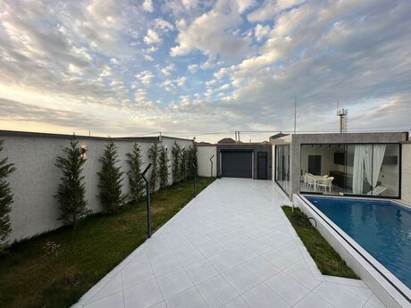 4 otaqlı həyət evi/bağ evi - Mərdəkan q. - 200 m²