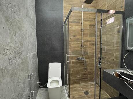 5 otaqlı həyət evi/bağ evi - Mərdəkan q. - 200 m²