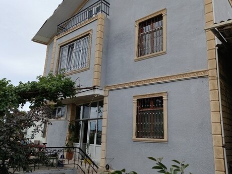 5 otaqlı həyət evi/bağ evi - Qaraçuxur q. - 210 m²