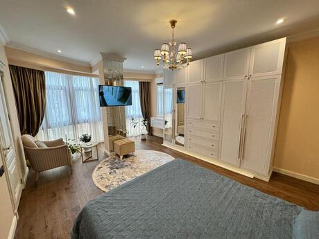 4 otaqlı yeni tikili - Şah İsmayıl Xətai m. - 160 m²