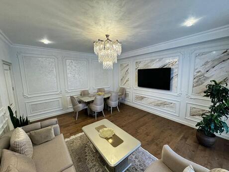 4 otaqlı yeni tikili - Şah İsmayıl Xətai m. - 160 m²