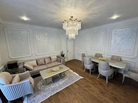 4 otaqlı yeni tikili - Şah İsmayıl Xətai m. - 160 m²