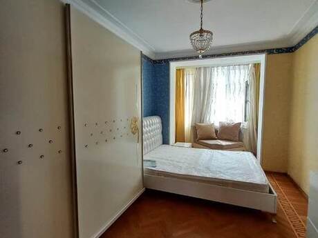 3 otaqlı köhnə tikili - Elmlər Akademiyası m. - 100 m²